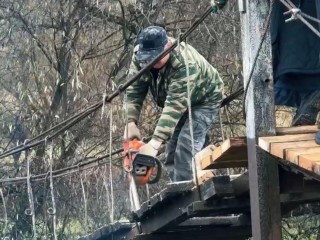 Две деревни снова вместе: восстановлен пешеходный мост через Истру