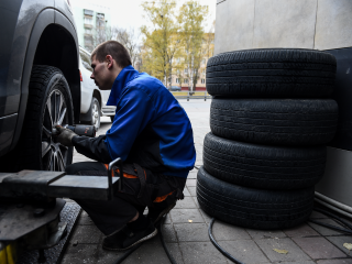 Когда, как и где переобуть машину, чтобы не получить штраф, не застрять и не переплатить