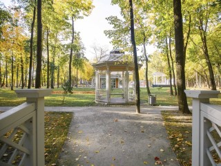 Отгадать тайны парка, послушать стихи и посетить выставку приглашают воскресенцев