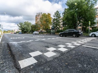 Безопасность в приоритете: на дорогах Подмосковья обновили «лежачих полицейских»