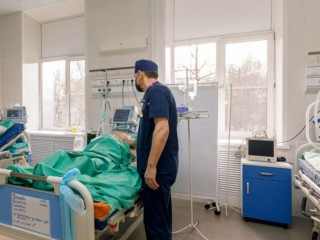 Елена Товстик после развода сделала операцию у скандального хирурга