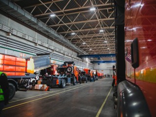 Делегация Подмосковья осмотрела новейшую коммунальную технику на заводе в Калуге