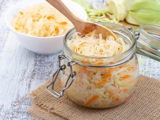 От этой квашеной капусты не откажутся даже дети: простые рецепты от местной домохозяйки