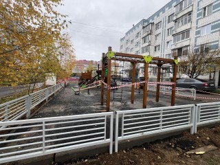 Комфортно, удобно и безопасно: жители Запрудни оценили новую детскую площадку