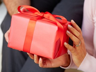 Раскрыт средний бюджет на подарки ко Дню учителя