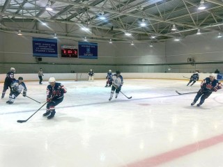 Луховицкие хоккеисты уступили победу спортсменам из Лыткарина