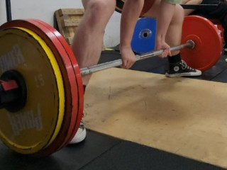 Спортивный зал в Долгопрудном отметил 35-летие турниром по пауэрлифтингу