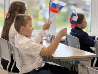 Ученики гимназии на Комсомольской погрузились в историю Дня народного единства