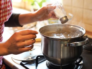 Один ингредиент, который делает любое блюдо вкуснее — и это не соль