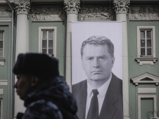 Интерьер эпохи лихих 90-х: легендарный особняк Жириновского продадут за ₽800 млн