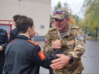 Ветеран СВО с позывным «Воробей» поблагодарил школьников за помощь фронту