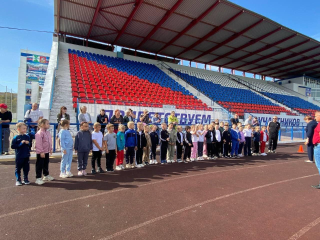 Почти 800 школьников поучаствовали в первом этапе сдачи нормативов ГТО