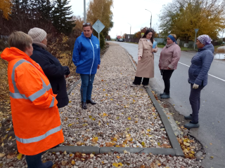 В селе Чулки-Соколово строят новый тротуар на улице Шоссейной