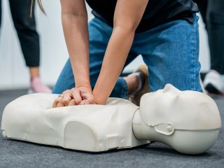 От пожара до помощи людям: лыткаринские волонтеры освоили навыки спасателей