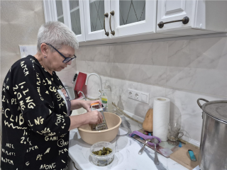 Домашние пироги из Красной Сторожки согреют бойцов СВО на передовой