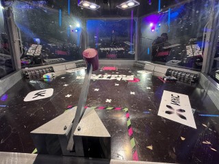 На робоарене в Одинцове сражаются команды из разных стран