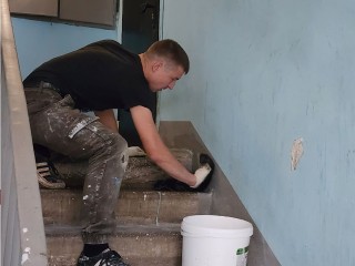 Жильцы дома на Босова увидят новый подъезд к середине ноября