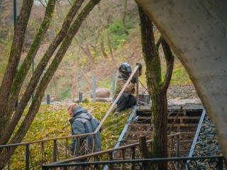 На территории святого источника на Пархоменко сделают настилы и установят скамейки