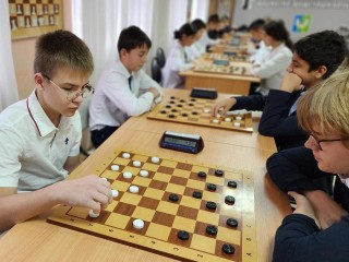 В Луховицах среди школьников выбрали лучших шашистов
