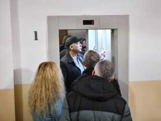 В Подрезкове оценили обновленные подъезды: как проходит процедура приемки