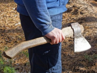 Стало известно, из-за чего мужчина зарубил знакомого в Солнечногорске