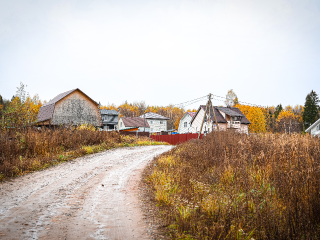 В деревне Косьмово отремонтируют дорогу и установят ограждение по просьбам жителей