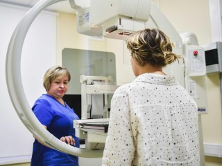 Ранняя диагностика спасает жизни: в Подмосковье усиливают борьбу с раком груди