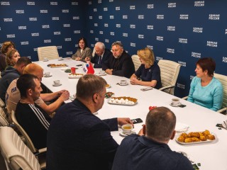 Евгения Хрусталева встретилась с представителями племзаводов «Барыбино» и «Повадино»