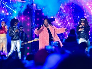 Подмосковье встретило легенду: группа Boney M исполнила хит на премии Brand Awards в Барвихе