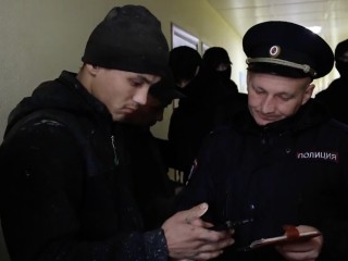 В Щелкове задержали нелегальных мигрантов в ходе рейда по складам и хостелам