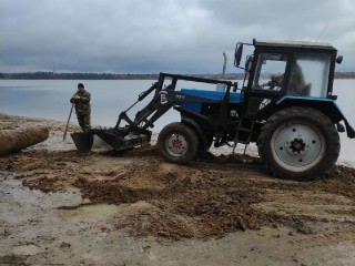 На детском пляже в селе Осташево по просьбе жителей навели порядок
