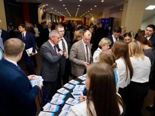 Как сделать муниципалитеты удобнее и человечнее: социальную политику будущего обсуждают на всероссийском муниципальном форуме