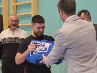 Знаменитые тренеры провели открытый урок самбо в «Авиатике»