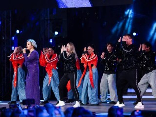 Подтанцовке Булановой и гитаристу Кадышевой предложили создать свою группу