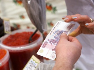 Красная икра по красной цене: сколько будет стоить новогодний деликатес в Балашихе перед праздником