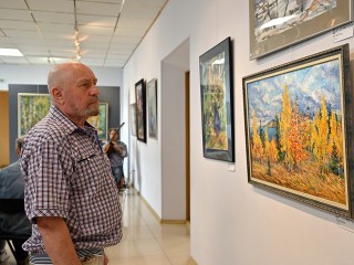 От Каширы до Ступина: выставка «Ветер странствий» открывает пейзажи Льва Белова