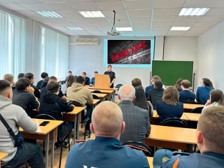 Главные причины ДТП: полицейские провели для студентов уроки дорожной безопасности