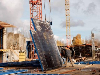 В Дубне начали строить второй этаж дома для переселенцев с улицы Правды
