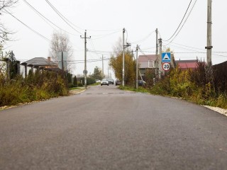 Новый асфальт уложили в Строкине