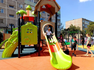 В Зарайске в 2025 году обновили 10 детских площадок