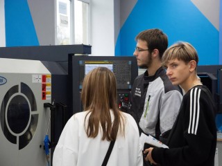 Специалисты Коломенского завода рассказали школьникам о карьерных перспективах