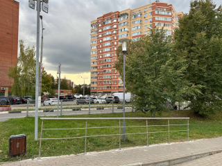 В парке «Мечта» установили новые поручни для маломобильных посетителей