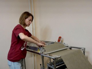 Домодедовские волонтеры ускорили плетение сетей для бойцов СВО с помощью станка