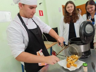 Абитуриентов пригласили на День открытых дверей в колледж