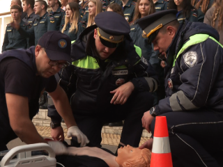 Полвека на службе у города: экстренные службы Дубны научили студентов спасать людей