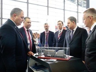 Макеты коломенских электровозов показали на Международном форуме InRussia- 2025