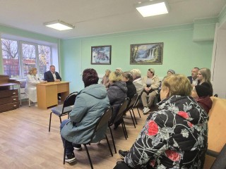 Главврач Коломенской больницы встретился с пациентами Полурядинской амбулатории
