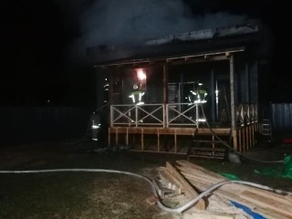 Пожарные ликвидировали возгорание на территории СНТ «Нефедьево» в Ступине