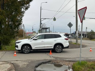 Полицейские разбираются в обстоятельствах ДТП, в котором пострадал школьник