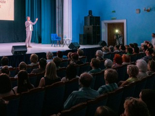 Посвященная Наталье Варлей встреча в Пушкино собрала полный зал зрителей
